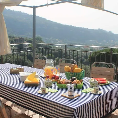 Da Chiara Sea Sight Bed & Breakfast